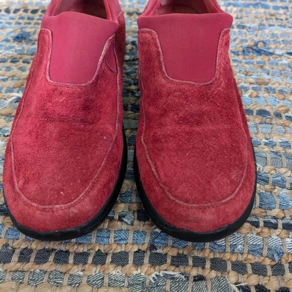 Red Suede Slip On Loafers 7.5 Walking Shoes Comfort Cushion Slip On Royalcore Ro - Picture 3 of 9